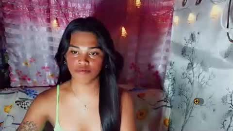 Snapshot of yourqueen_19 chatting on May 24, 2026, 6:24 pm yourqueen_19 online show from May 24, 2026, 6:24 pm