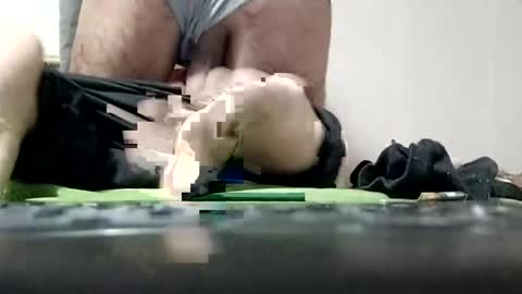 Mark online show from November 12, 2025, 4:07 pm