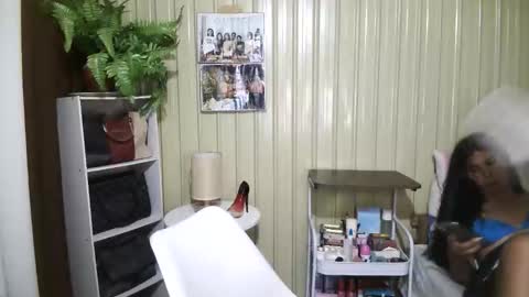 yoursubmissive_larah online show from May 8, 2026, 7:36 am