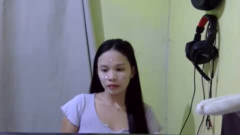 yoursweet_vanessa26 online show from November 28, 2025, 11:24 am