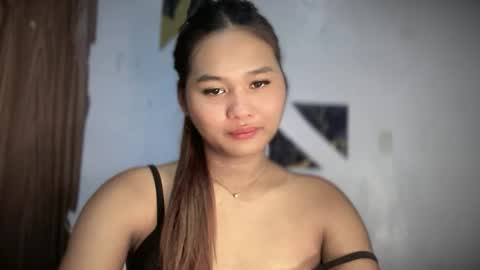 Snapshot of yoursweetgirl_zia chatting on May 16, 2026, 6:43 am yoursweetgirl_zia online show from May 16, 2026, 6:43 am