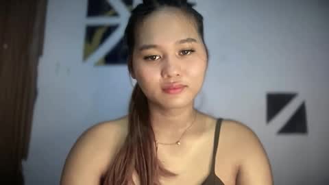 Snapshot of yoursweetgirl_zia chatting on May 17, 2026, 5:05 am yoursweetgirl_zia online show from May 17, 2026, 5:05 am
