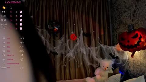 Bella online show from October 22, 2025, 3:40 am