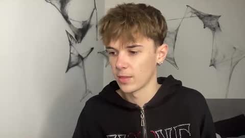 yoursweetyguy online show from November 21, 2025, 12:48 pm