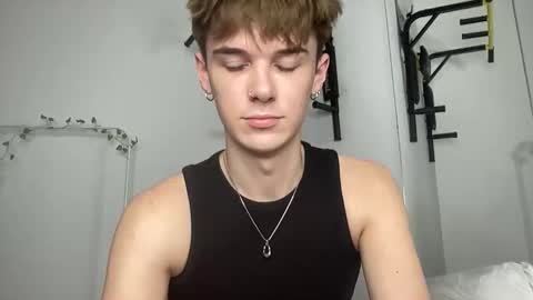 yoursweetyguy online show from November 27, 2025, 6:32 pm