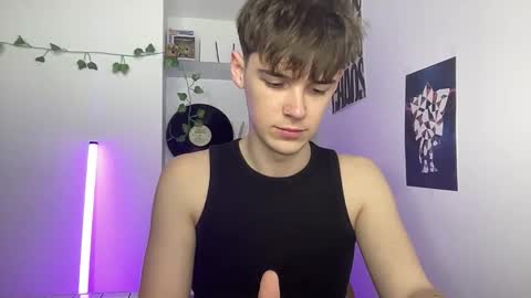 Snapshot of yoursweetyguy chatting on April 1, 2026, 4:37 pm yoursweetyguy online show from April 1, 2026, 4:37 pm