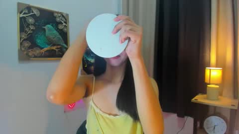 yourtinybunny online show from April 19, 2026, 10:47 am