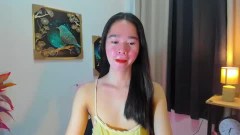 yourtinybunny online show from April 21, 2026, 10:32 am