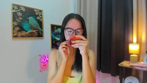 yourtinybunny online show from May 28, 2026, 10:01 am