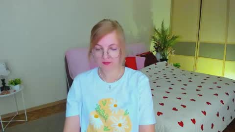 Snapshot of youruniverser chatting on July 12, 2026, 9:22 am Alice online show from July 12, 2026, 9:22 am