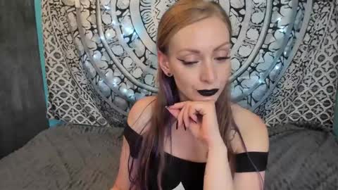 YourVenus00 -Follow my OF online show from May 25, 2026, 6:47 pm
