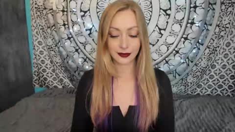 YourVenus00 -Follow my OF online show from May 28, 2026, 11:29 am