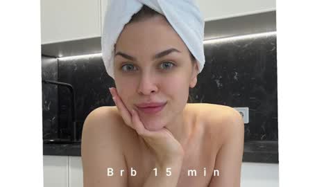 youur_sweetheart online show from April 8, 2026, 3:01 pm