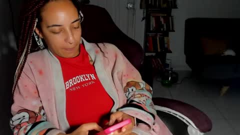elizabeth  ju   online show from May 15, 2026, 1:12 am
