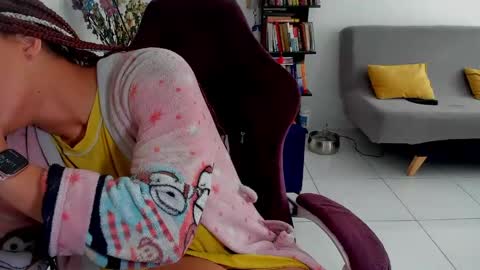 elizabeth  ju   online show from May 18, 2026, 6:14 pm