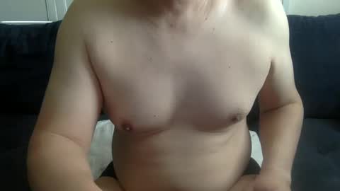 yque online show from February 18, 2025, 8:03 pm