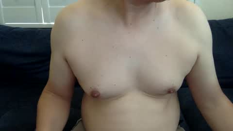 yque online show from June 1, 2026, 5:36 pm