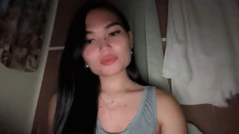 yrdrmgrl_jennie26 online show from December 2, 2025, 9:21 pm