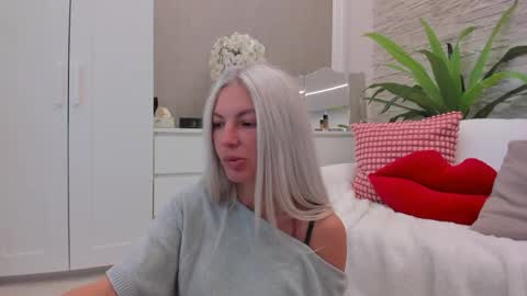 Snapshot of yssaacher chatting on May 31, 2026, 6:42 am Crazy P online show from May 31, 2026, 6:42 am