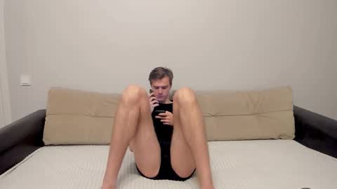 Yue Lang and Samm online show from October 2, 2025, 6:15 pm