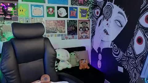    rawr   Anne Independent model      online show from November 7, 2025, 6:41 pm