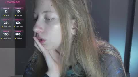 yuki_bloom online show from October 15, 2025, 7:41 am