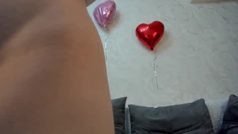 Snapshot of yuki_mii chatting on February 18, 2025, 5:42 am Yuki online show from February 18, 2025, 5:42 am