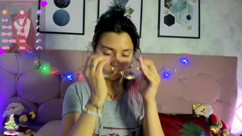 Snapshot of yukki_kuran chatting on December 19, 2024, 2:34 am Yukki Kuran online show from December 19, 2024, 2:34 am