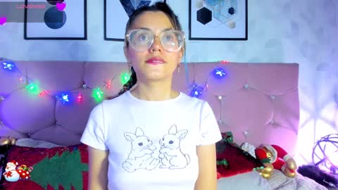 Snapshot of yukki_kuran chatting on December 21, 2024, 6:02 pm Yukki Kuran online show from December 21, 2024, 6:02 pm