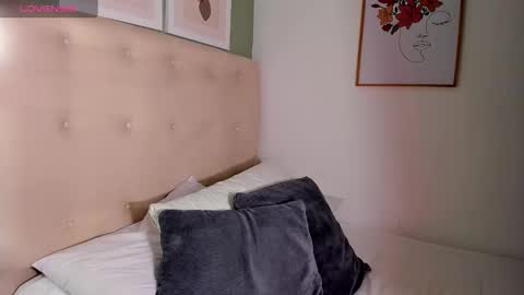 Snapshot of yuli_cardona_ chatting on February 15, 2025, 6:33 pm Yuliet online show from February 15, 2025, 6:33 pm