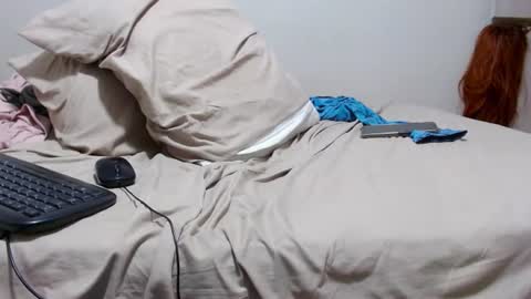 yuliana_25 online show from July 18, 2026, 12:04 am