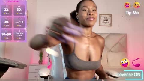 Yuliana online show from September 13, 2025, 6:51 pm