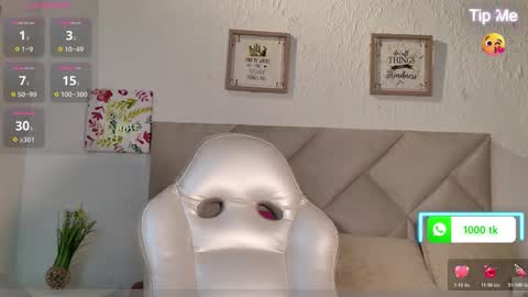 Yuliana online show from December 20, 2025, 6:48 pm