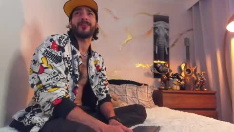 yulian 2811 online show from May 31, 2026, 11:17 pm
