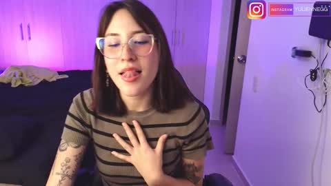 Snapshot of yulienne chatting on November 9, 2025, 1:37 am Yulienne online show from November 9, 2025, 1:37 am