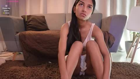 yuliethpetite online show from December 4, 2025, 11:30 am