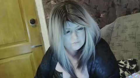 yuliiared online show from May 7, 2026, 8:25 pm