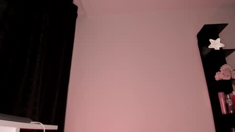 yulxx online show from September 29, 2025, 1:11 am