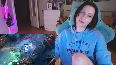 Snapshot of yum_neko_chan chatting on January 15, 2025, 9:41 pm Kris online show from January 15, 2025, 9:41 pm