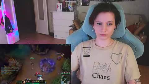 Snapshot of yum_neko_chan chatting on February 9, 2025, 8:02 pm Kris online show from February 9, 2025, 8:02 pm