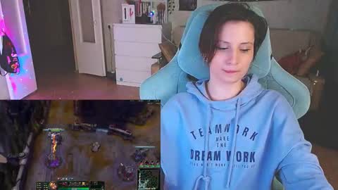 Snapshot of yum_neko_chan chatting on February 14, 2025, 8:26 pm Kris online show from February 14, 2025, 8:26 pm