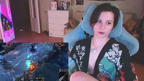 Snapshot of yum_neko_chan chatting on March 4, 2025, 7:43 pm Kris online show from March 4, 2025, 7:43 pm