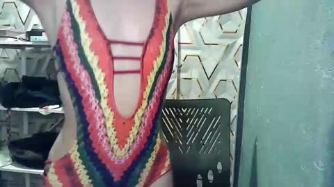 yumi_18 online show from December 3, 2025, 10:02 am