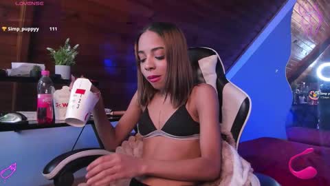 yumi_hanna online show from December 17, 2025, 11:33 pm