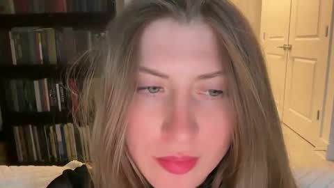 Snapshot of yumiandwolf chatting on March 8, 2025, 7:38 am yumiandwolf online show from March 8, 2025, 7:38 am