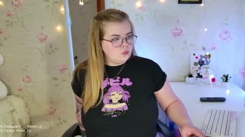 Polly online show from December 5, 2025, 12:58 pm