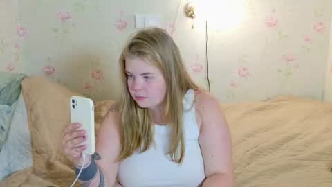 Polly online show from July 17, 2026, 5:40 pm
