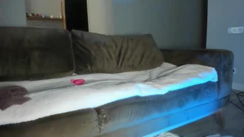 Yumi online show from February 20, 2025, 7:34 am