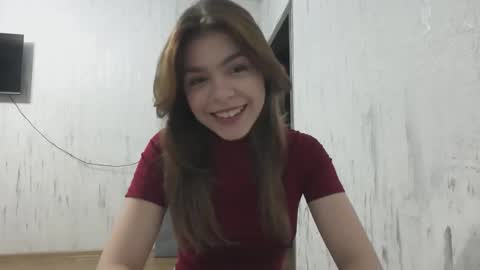 Snapshot of yummy_chica chatting on October 24, 2025, 10:39 pm yummy_chica online show from October 24, 2025, 10:39 pm
