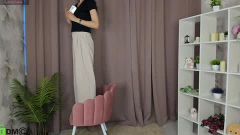 Snapshot of yummy_lamii chatting on May 12, 2026, 11:40 am Cindey online show from May 12, 2026, 11:40 am